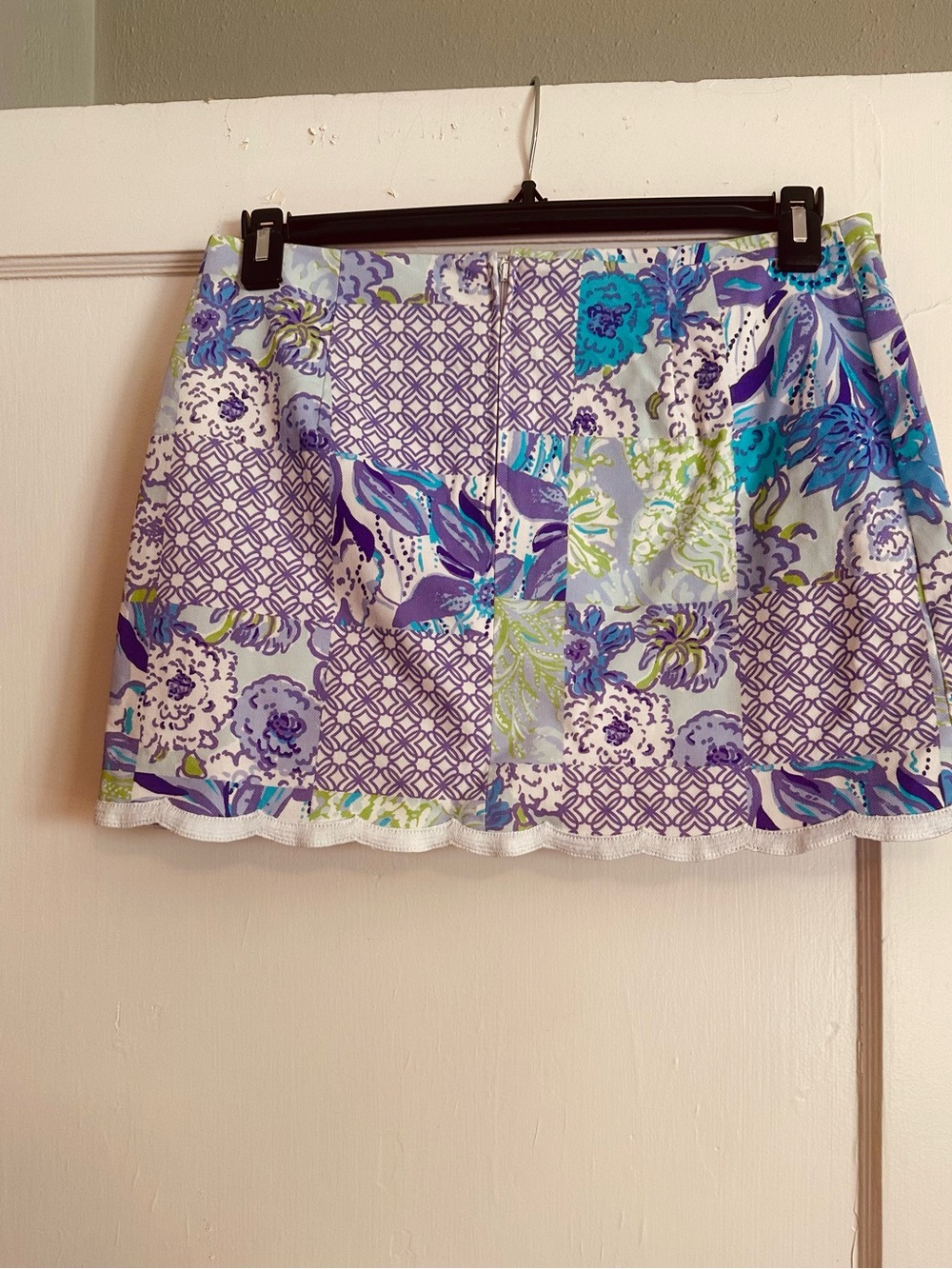 Lilly Pulitzer skort  in a purple patch print fabric. Sz 6
